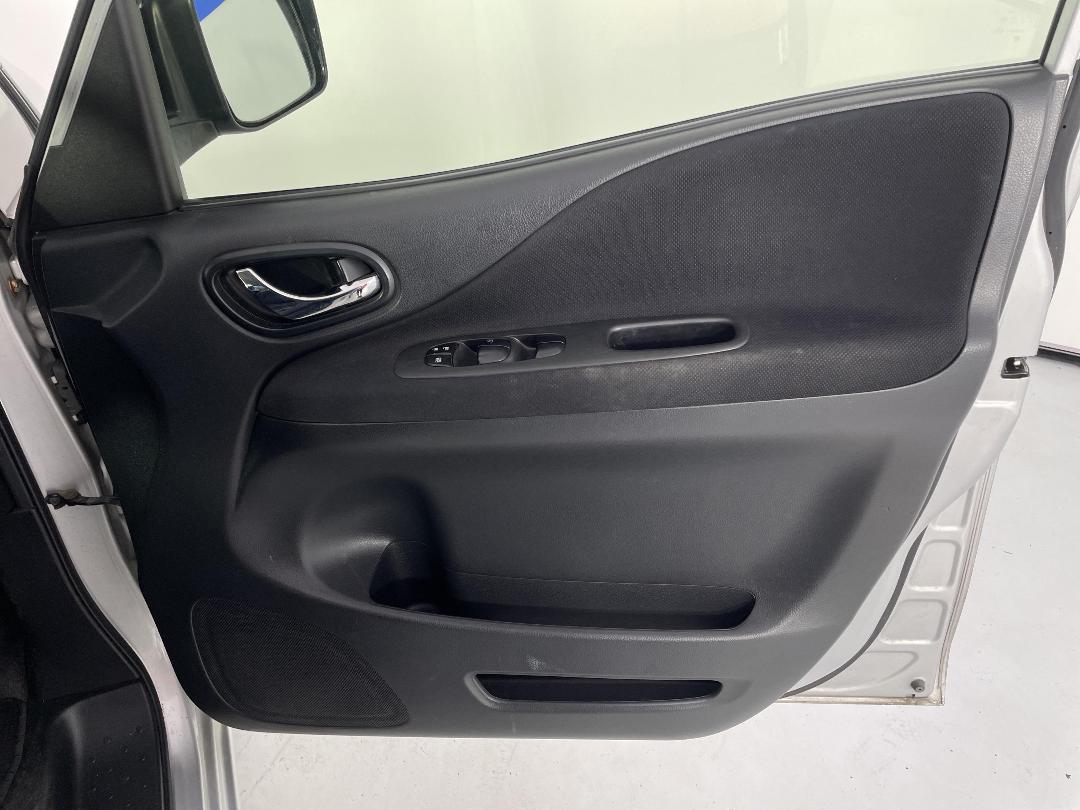 Photo '15' of Nissan Serena