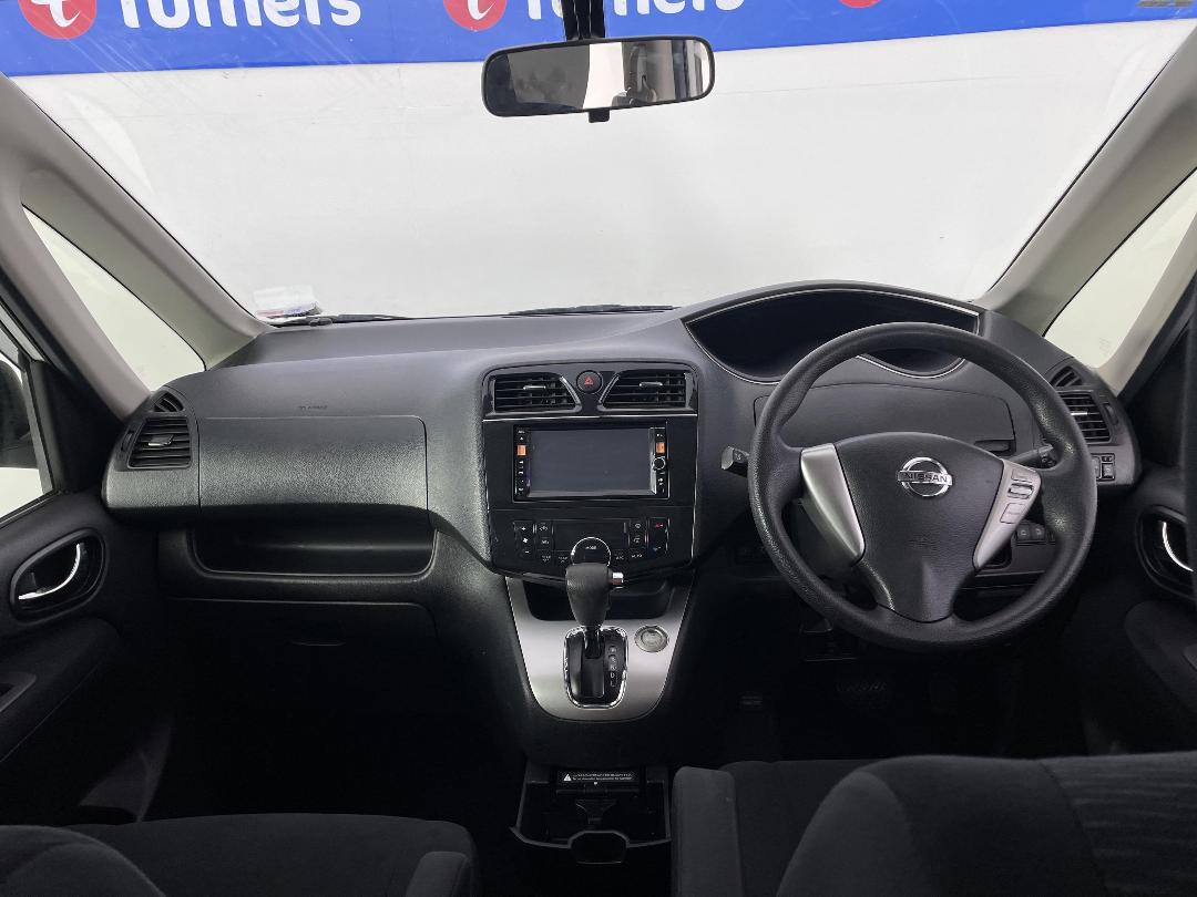 Photo '17' of Nissan Serena