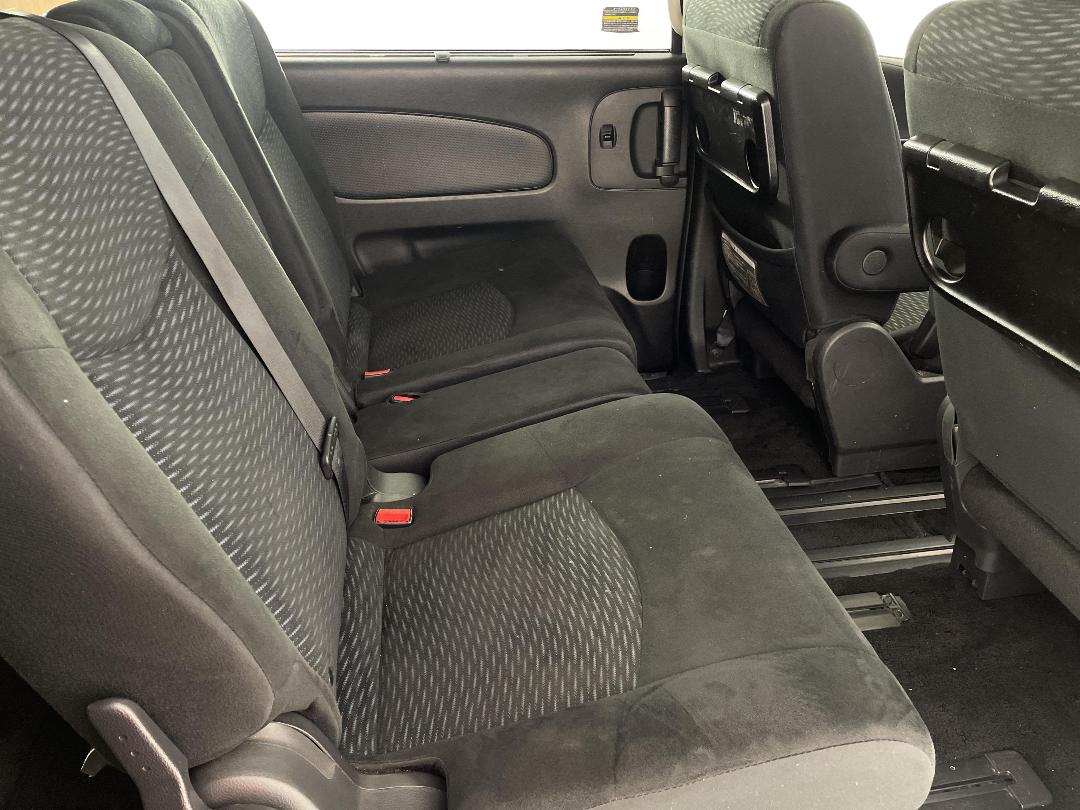 Photo '19' of Nissan Serena