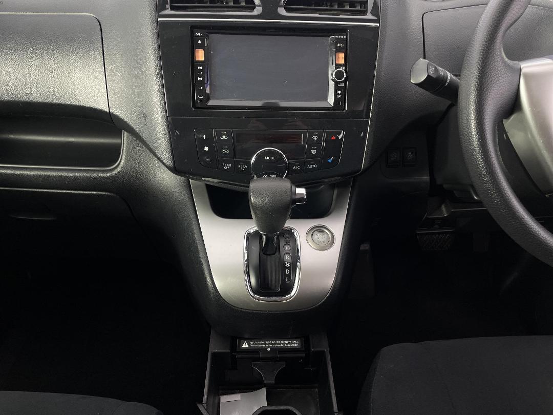 Photo '18' of Nissan Serena