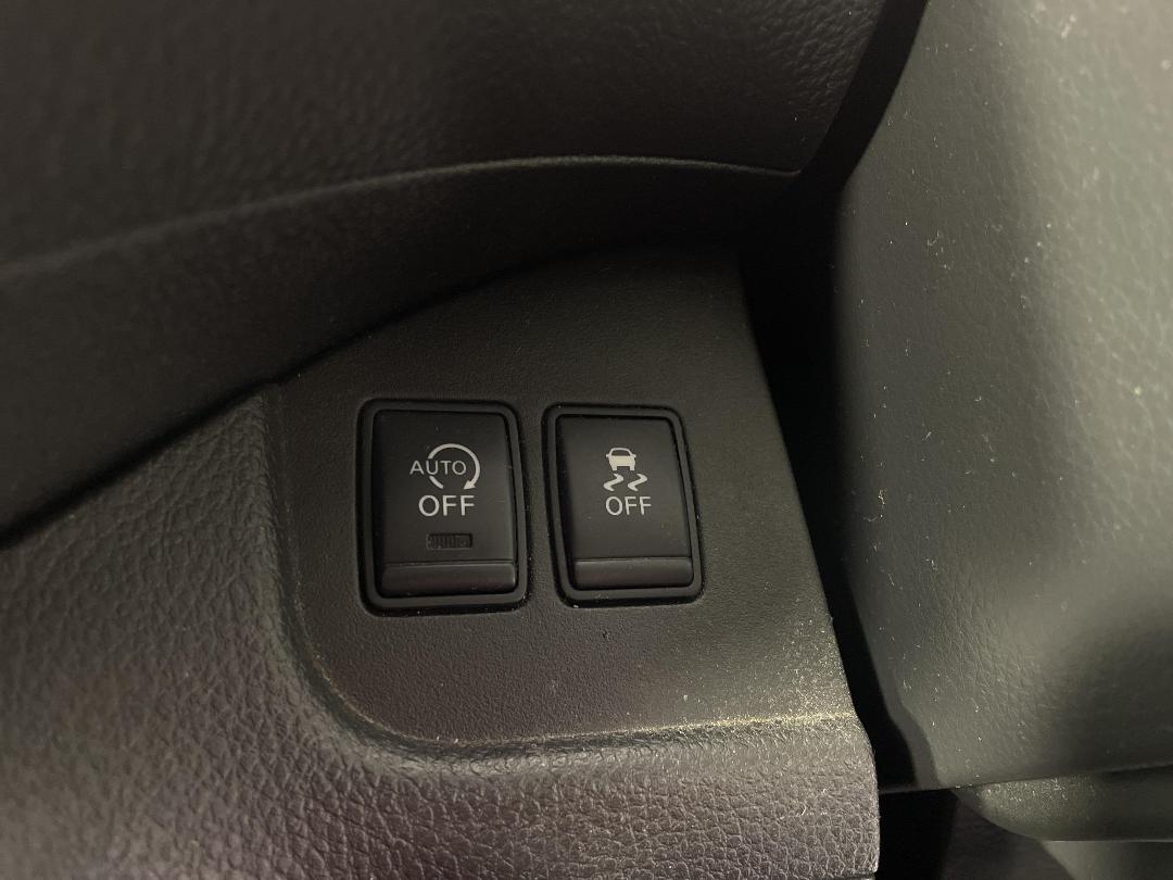 Photo '25' of Nissan Serena