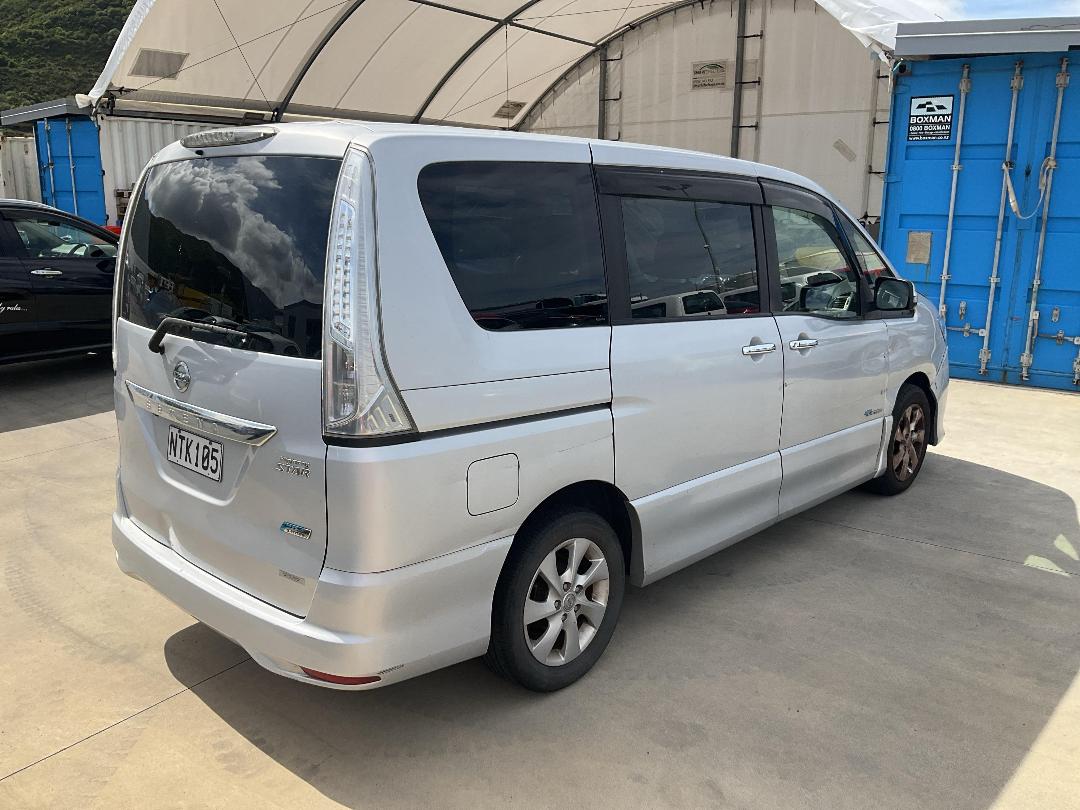 Photo '5' of Nissan Serena