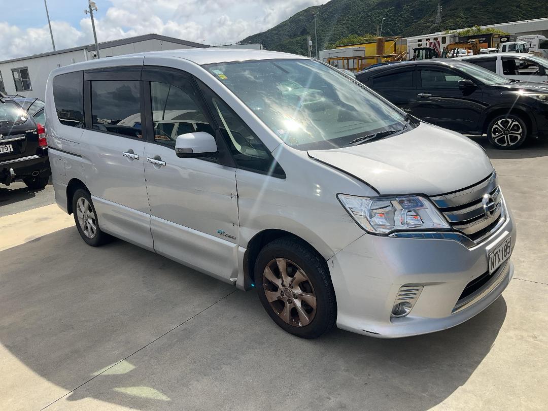 Photo '6' of Nissan Serena