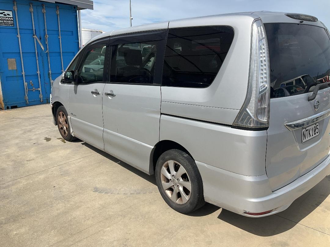 Photo '3' of Nissan Serena