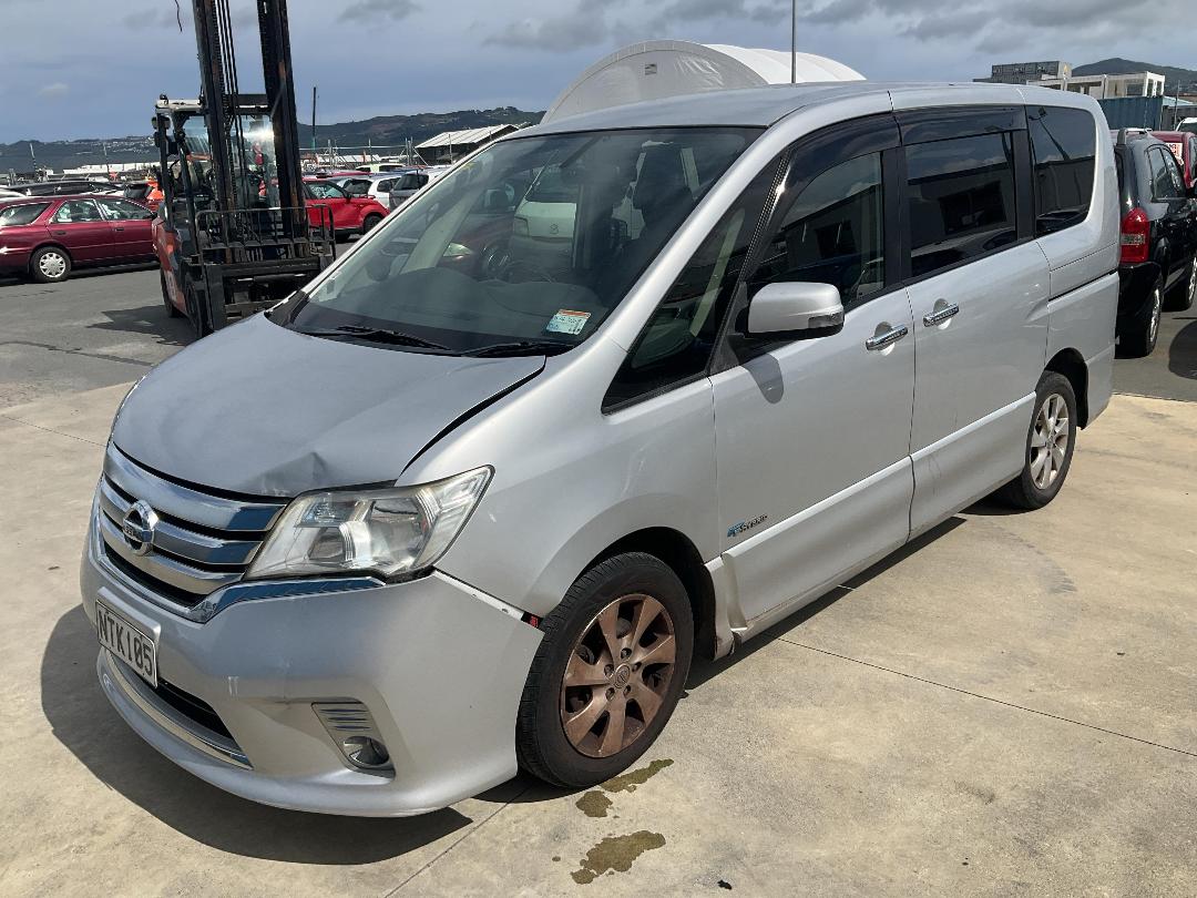 Photo '2' of Nissan Serena