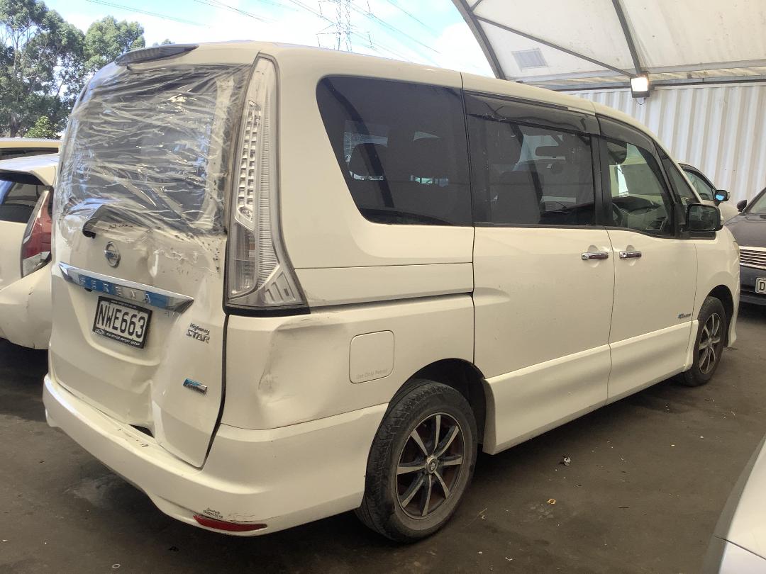 Photo '3' of Nissan Serena