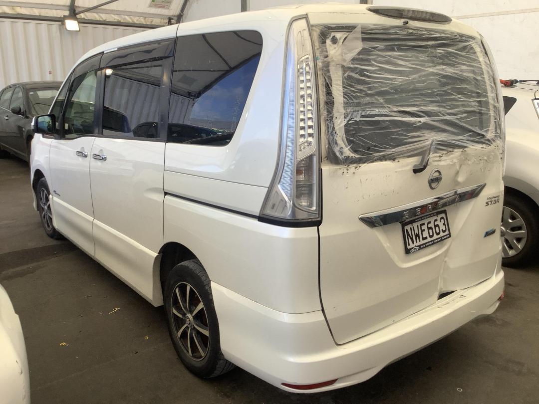 Photo '6' of Nissan Serena