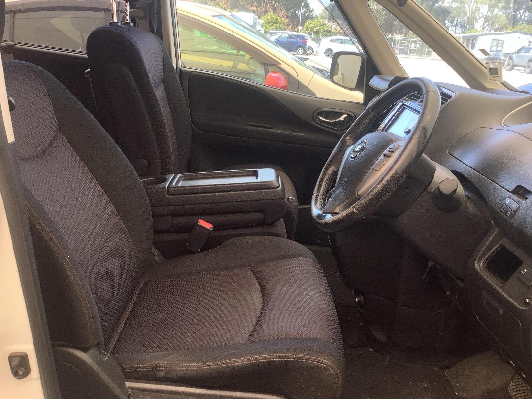 Photo '10' of Nissan Serena