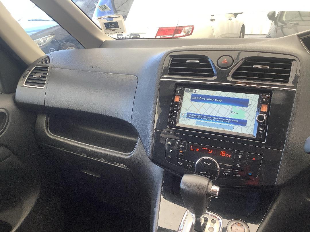 Photo '17' of Nissan Serena