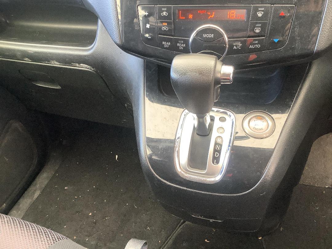 Photo '16' of Nissan Serena