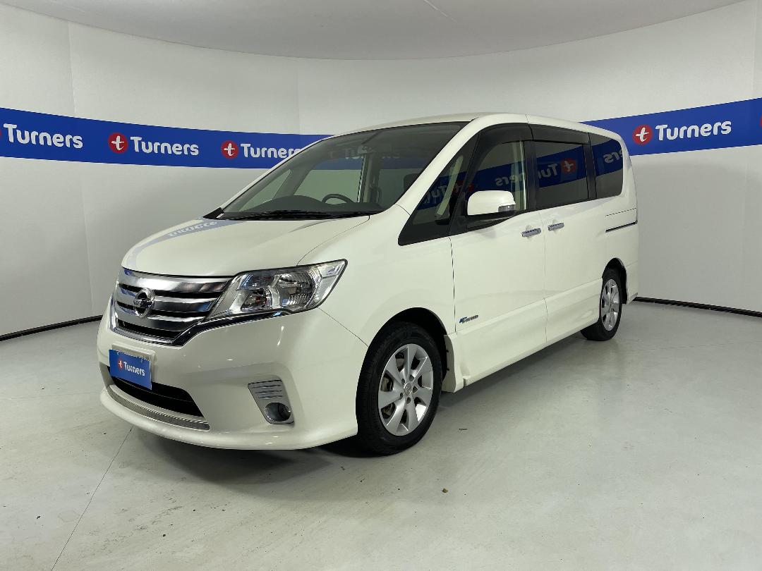 Photo '4' of Nissan Serena Photo '4' of Nissan Serena