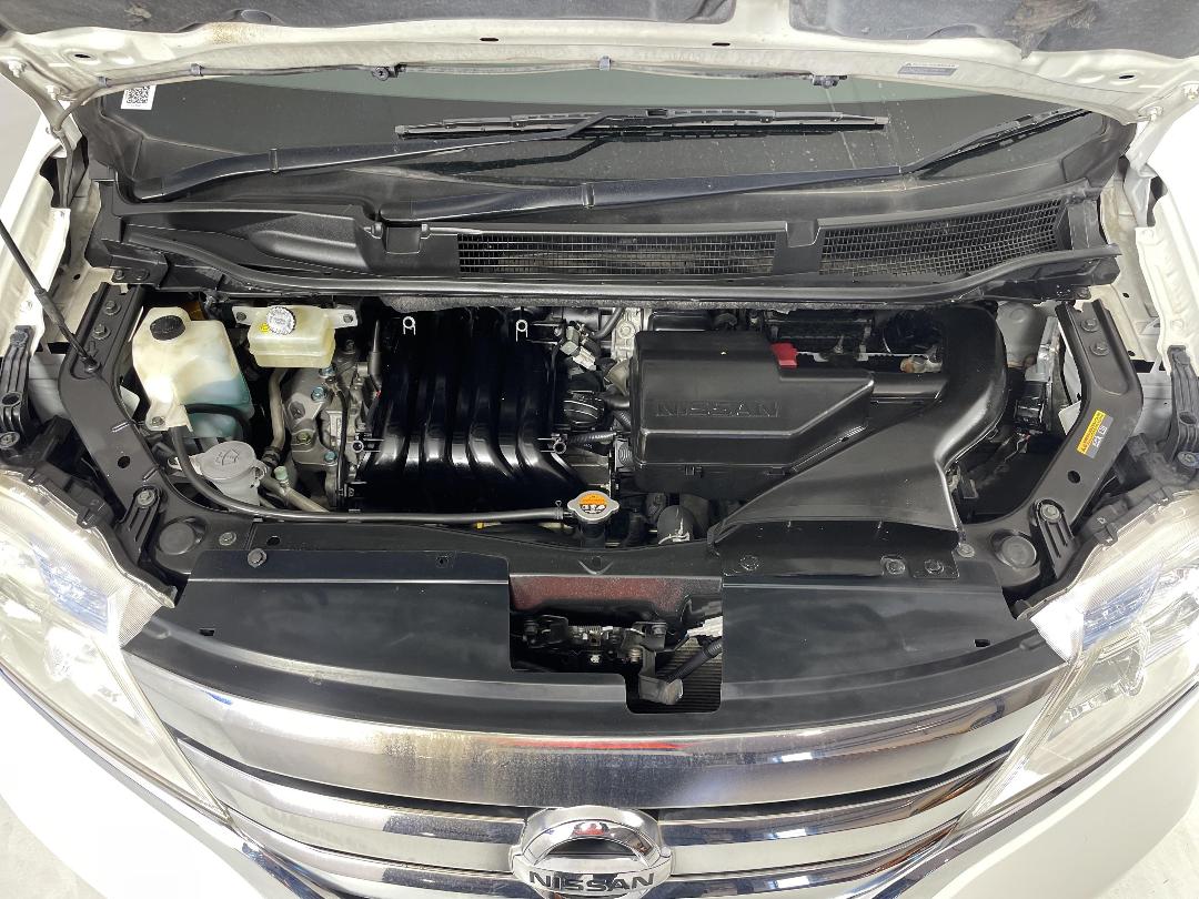 Photo '13' of Nissan Serena Photo '13' of Nissan Serena