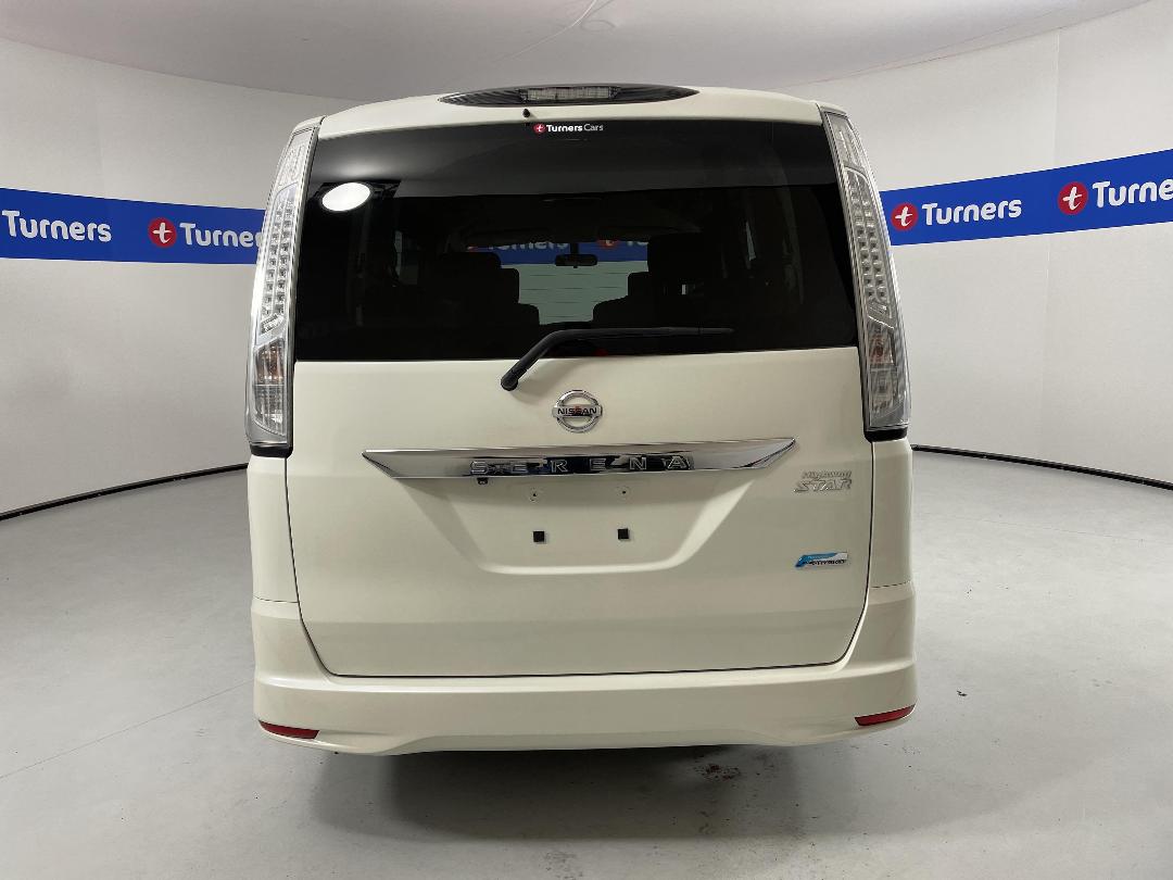 Photo '6' of Nissan Serena Photo '6' of Nissan Serena