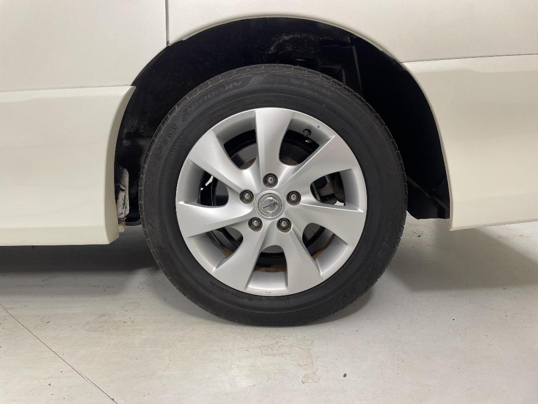 Photo '11' of Nissan Serena Photo '11' of Nissan Serena