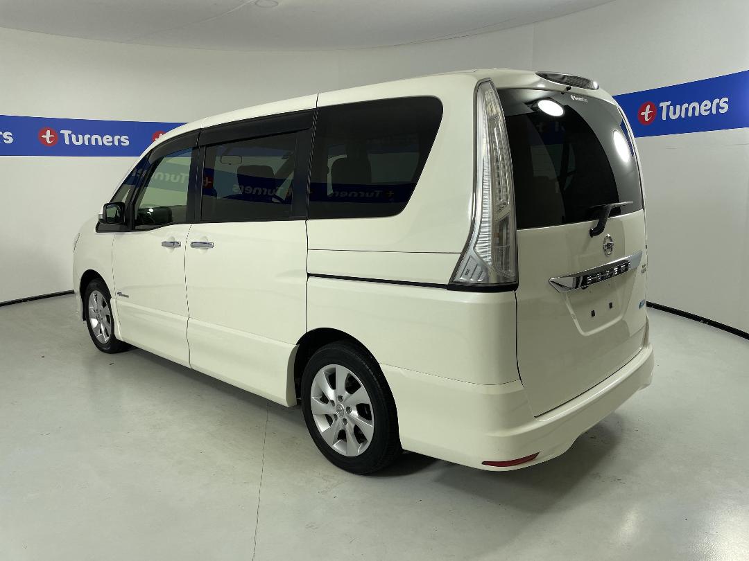 Photo '5' of Nissan Serena Photo '5' of Nissan Serena
