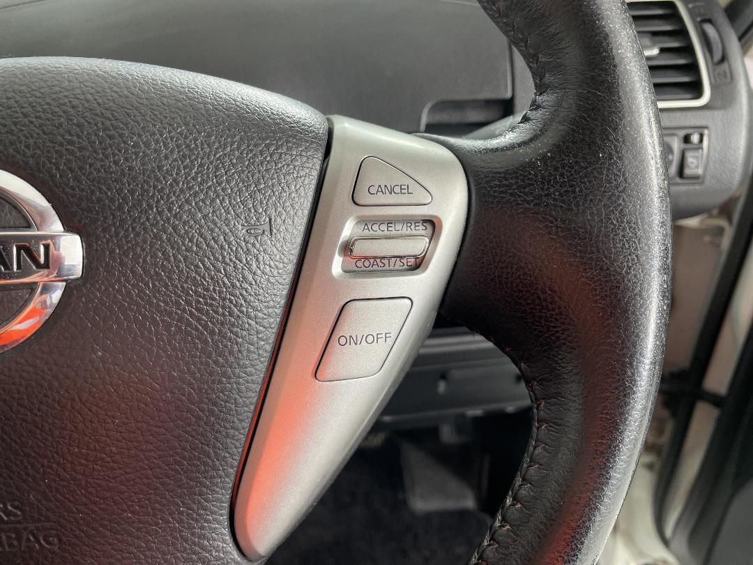 Photo '23' of Nissan Serena Photo '23' of Nissan Serena