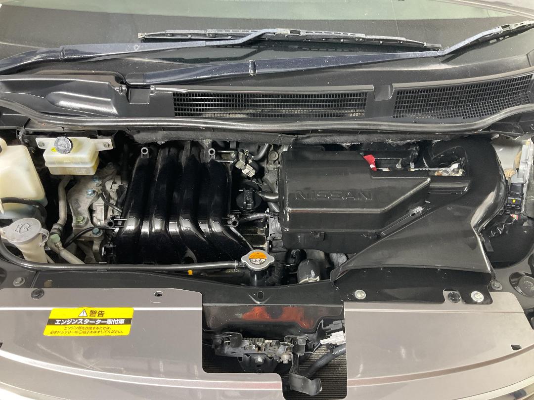 Photo '13' of Nissan Serena Photo '13' of Nissan Serena