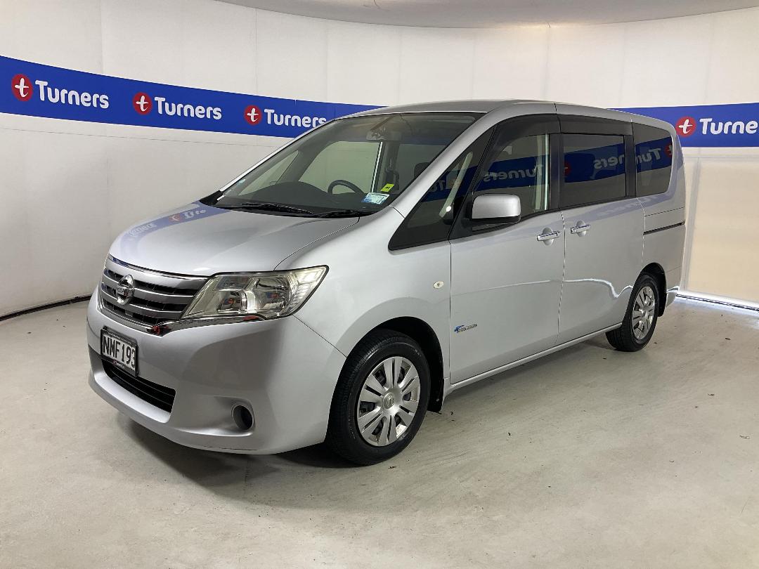 Photo '4' of Nissan Serena Photo '4' of Nissan Serena