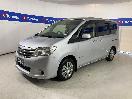 Thumbnail '4' of Nissan Serena