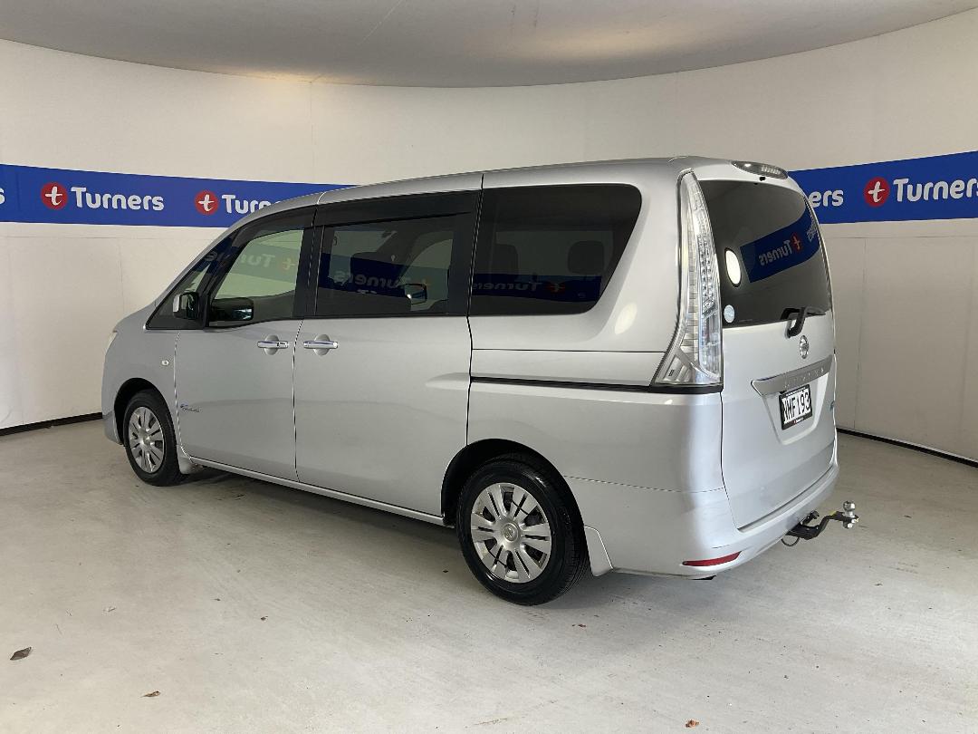 Photo '5' of Nissan Serena Photo '5' of Nissan Serena