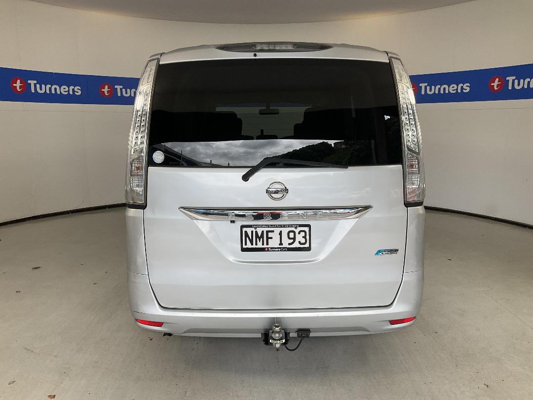 Photo '6' of Nissan Serena Photo '6' of Nissan Serena