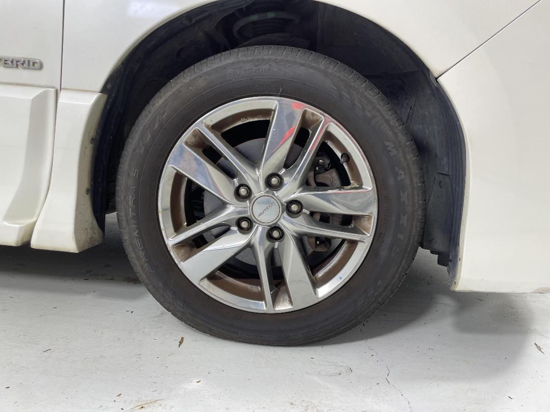 Photo '9' of Nissan Serena Photo '9' of Nissan Serena