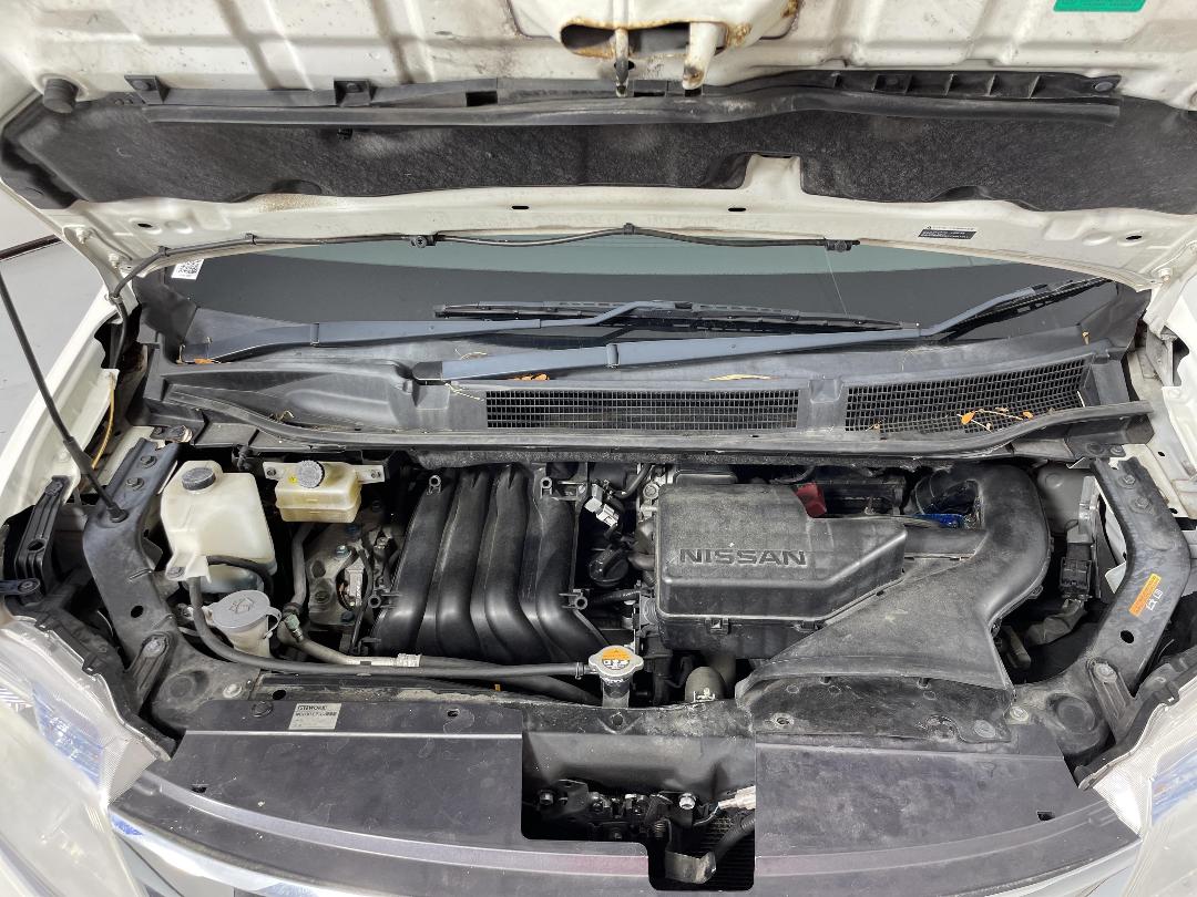 Photo '13' of Nissan Serena Photo '13' of Nissan Serena