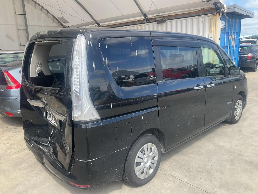 Photo '6' of Nissan Serena