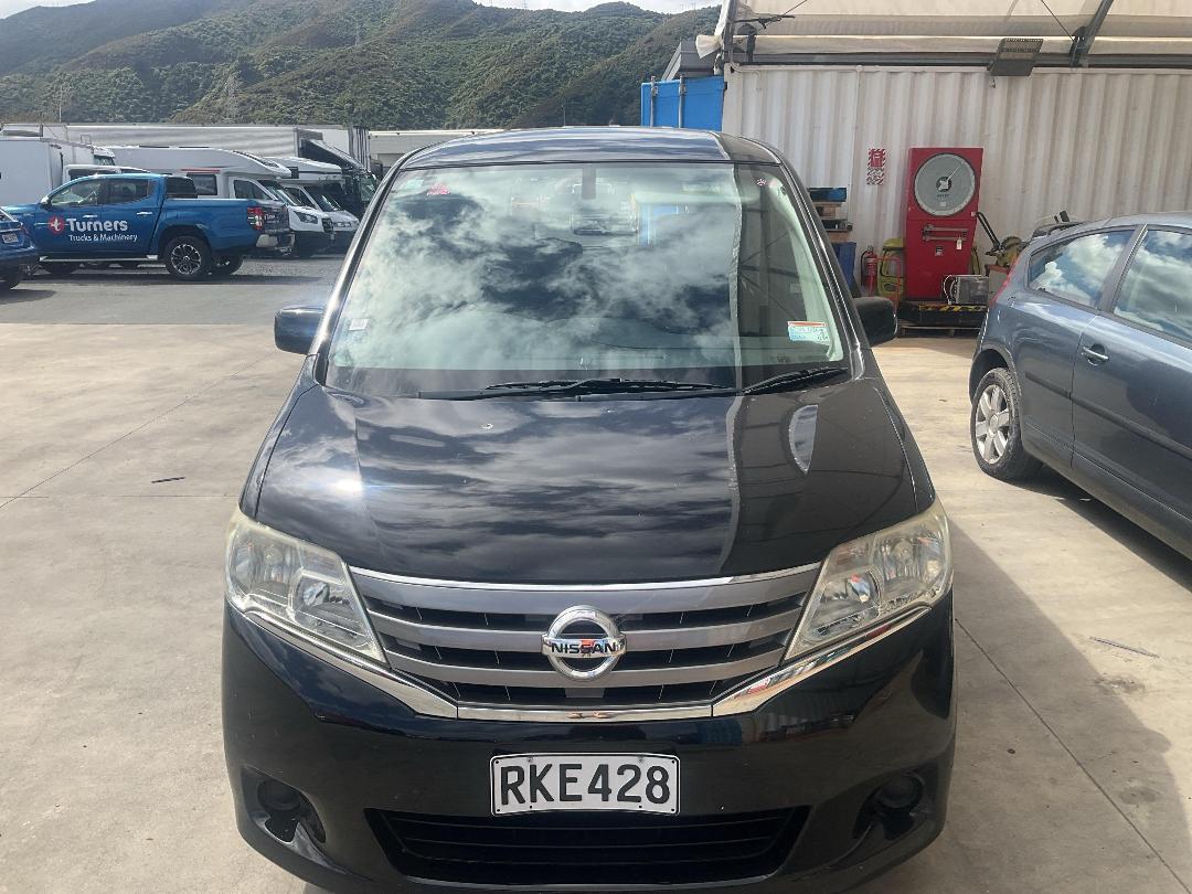 Photo '2' of Nissan Serena