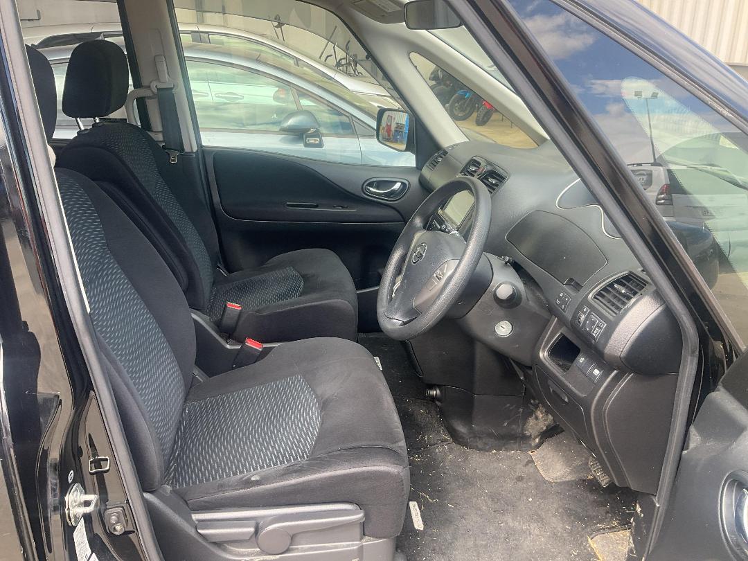 Photo '9' of Nissan Serena