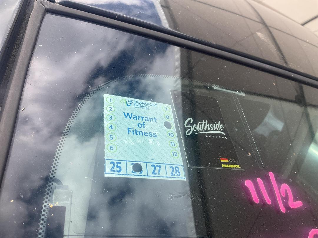 Photo '12' of Nissan Serena