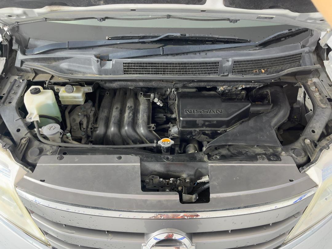 Photo '13' of Nissan Serena Photo '13' of Nissan Serena