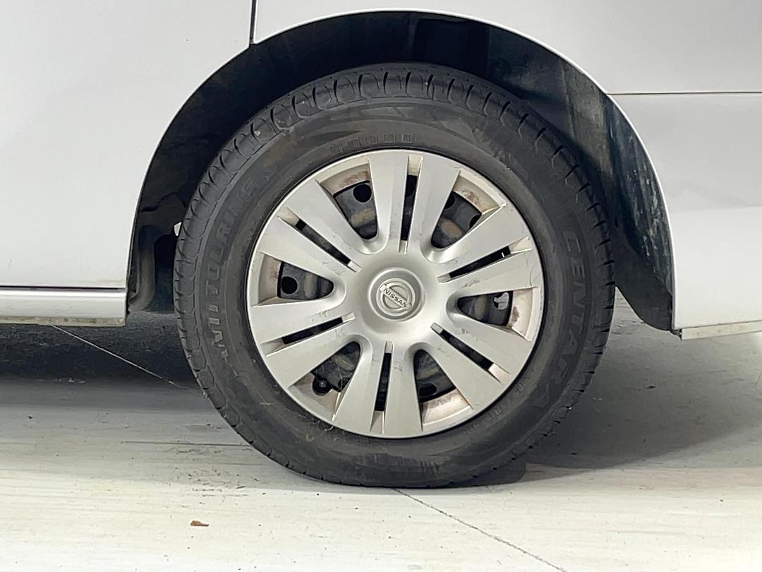 Photo '11' of Nissan Serena Photo '11' of Nissan Serena