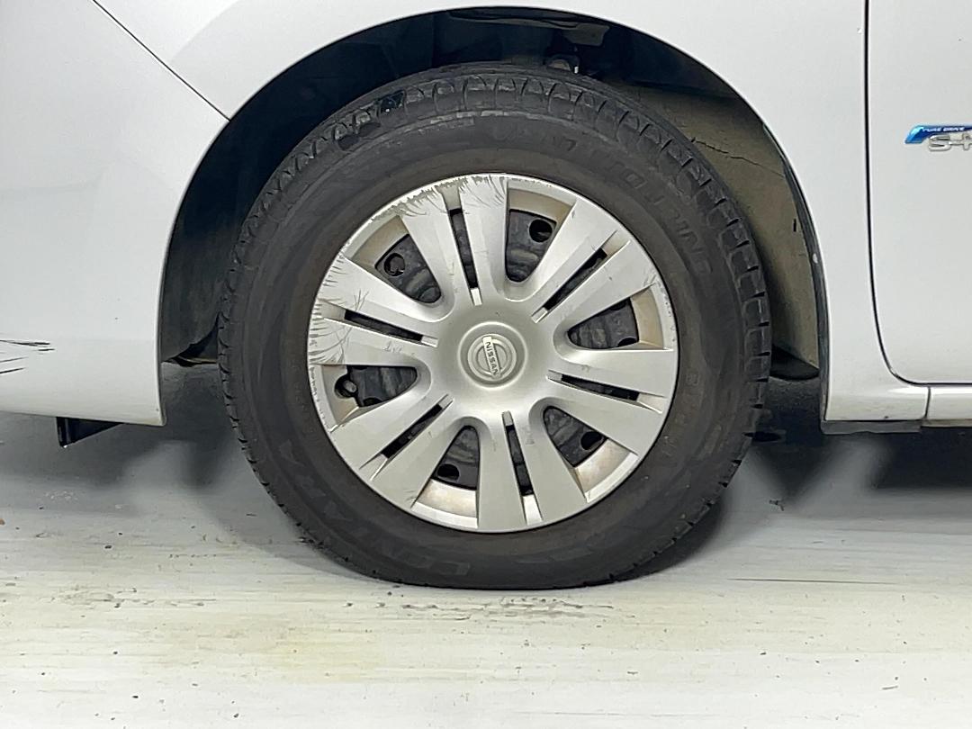 Photo '10' of Nissan Serena Photo '10' of Nissan Serena