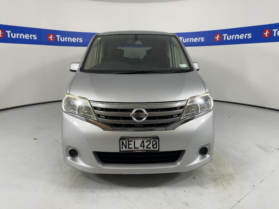 Photo '2' of Nissan Serena Photo '2' of Nissan Serena