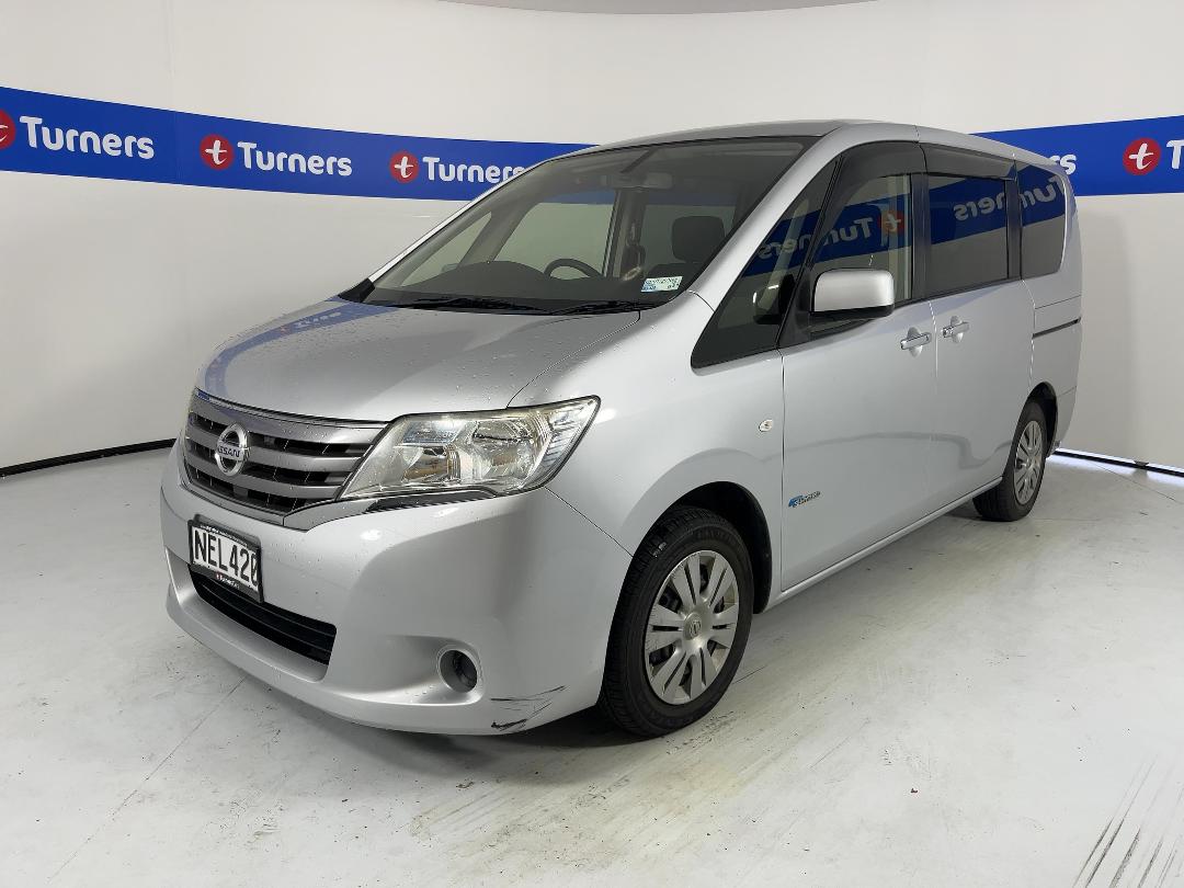 Photo '4' of Nissan Serena Photo '4' of Nissan Serena