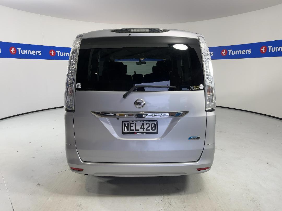 Photo '6' of Nissan Serena Photo '6' of Nissan Serena