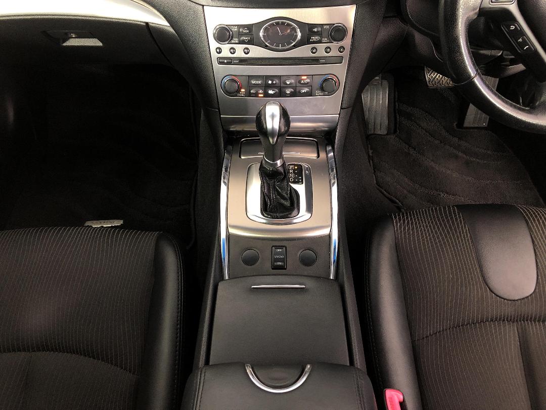 Photo '18' of Nissan Skyline