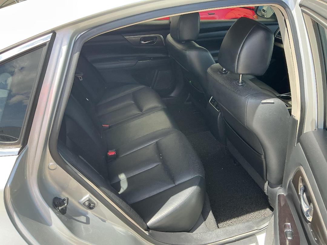 Photo '16' of Nissan Teana Photo '16' of Nissan Teana