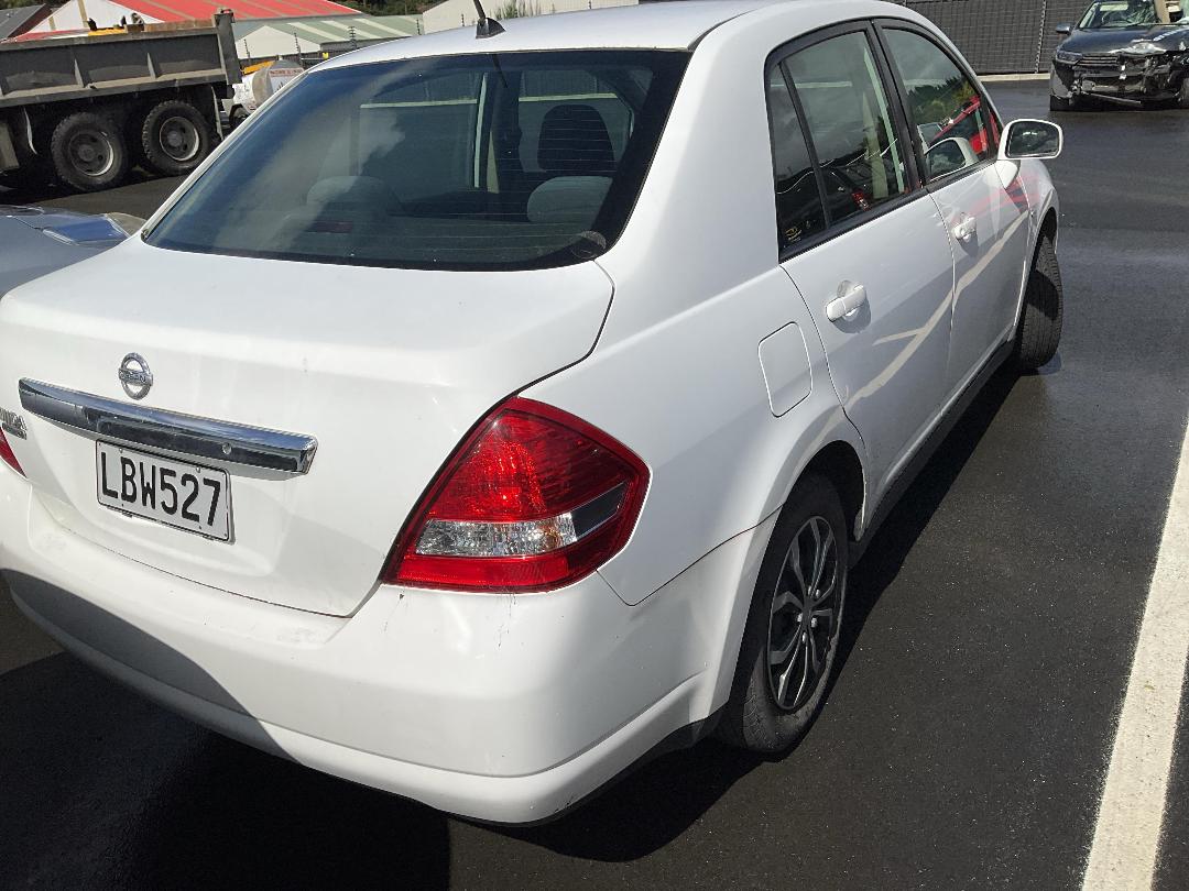 Photo '2' of Nissan Tiida Photo '2' of Nissan Tiida