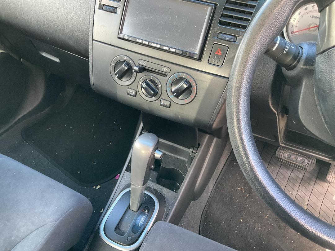 Photo '11' of Nissan Tiida Photo '11' of Nissan Tiida