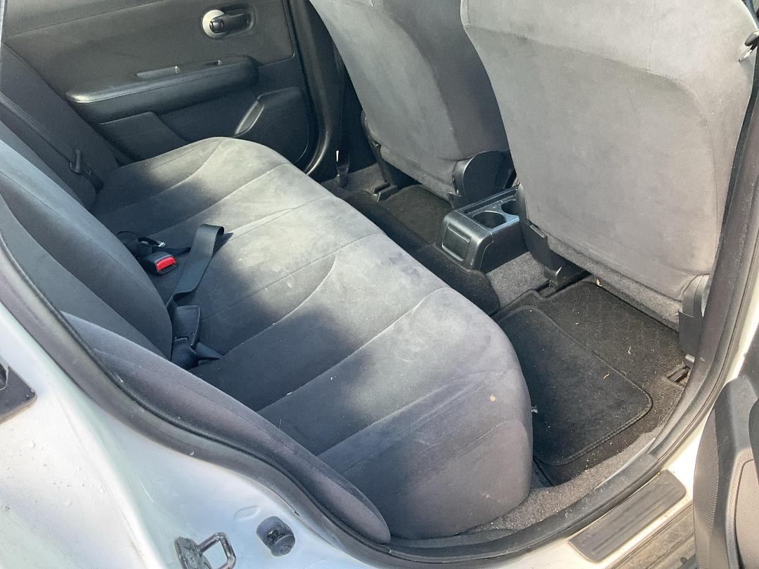 Photo '13' of Nissan Tiida Photo '13' of Nissan Tiida