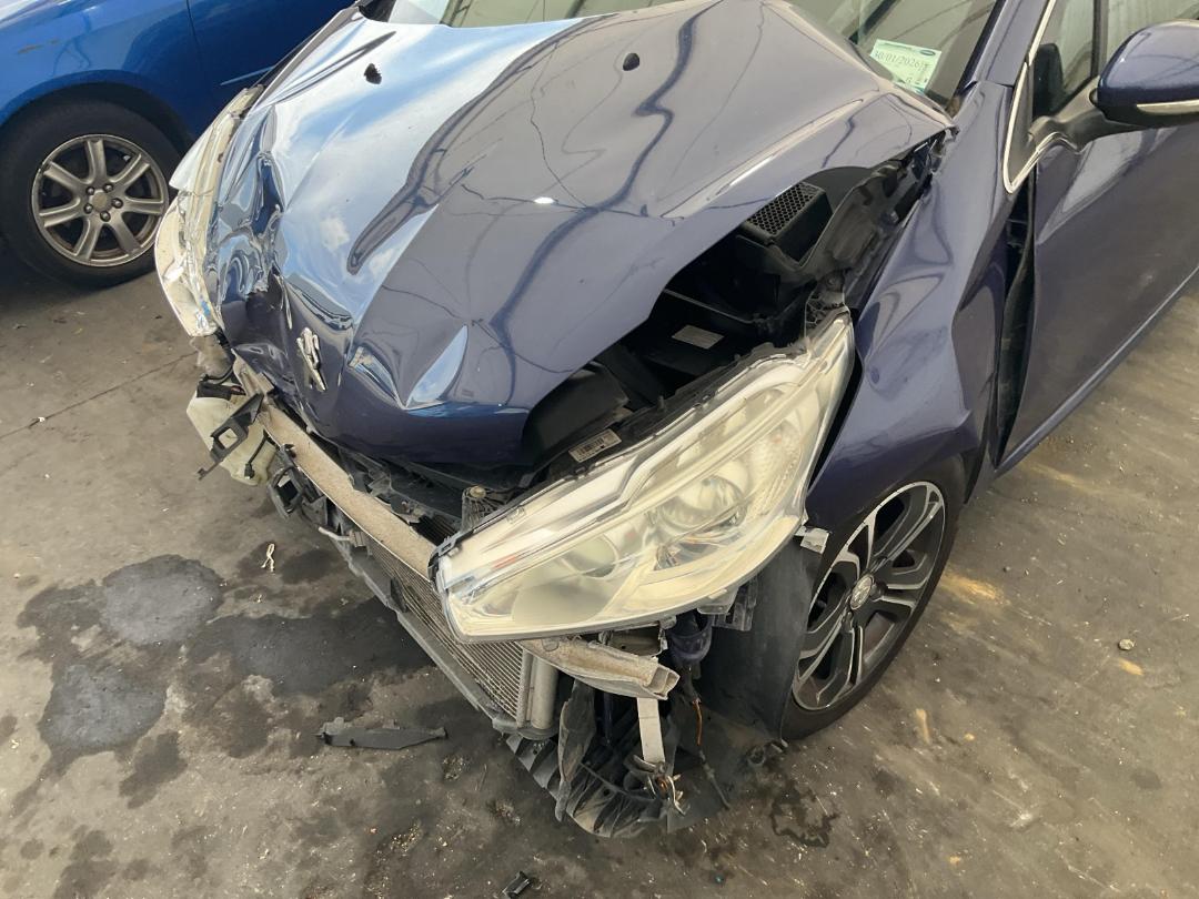 Photo '24' of Peugeot 208