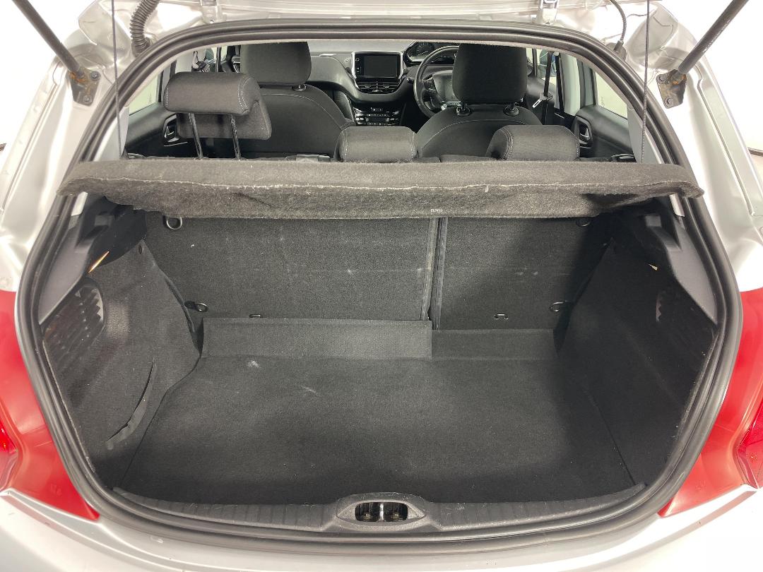 Photo '12' of Peugeot 208 Allure