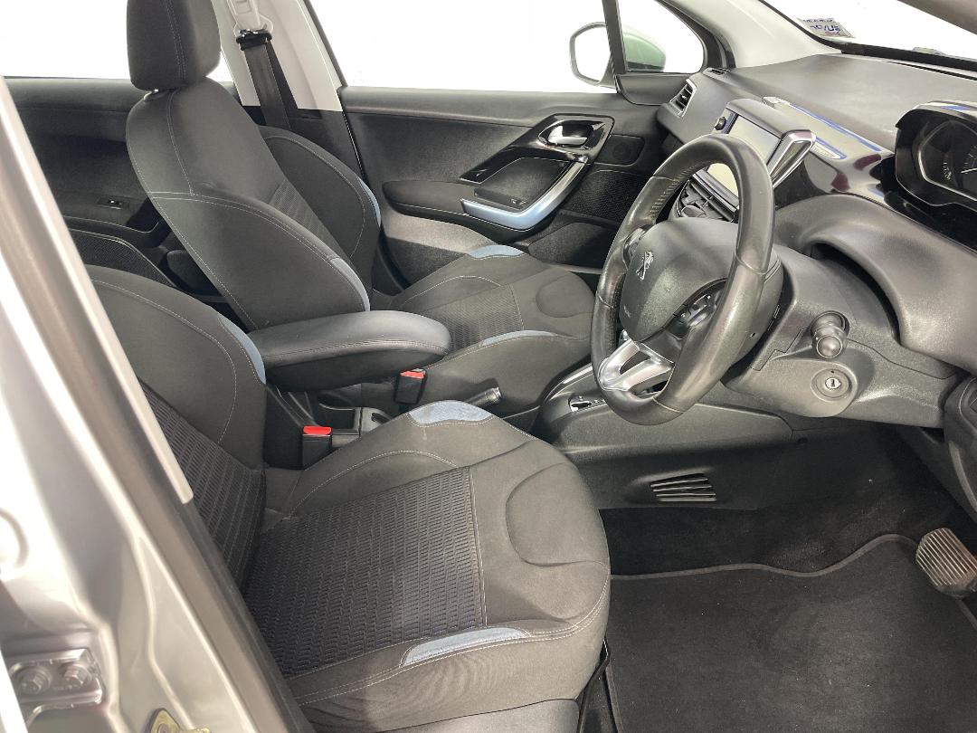 Photo '14' of Peugeot 208 Allure