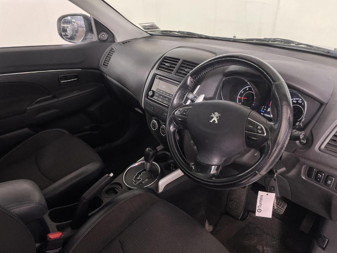 Photo '16' of Peugeot 4008