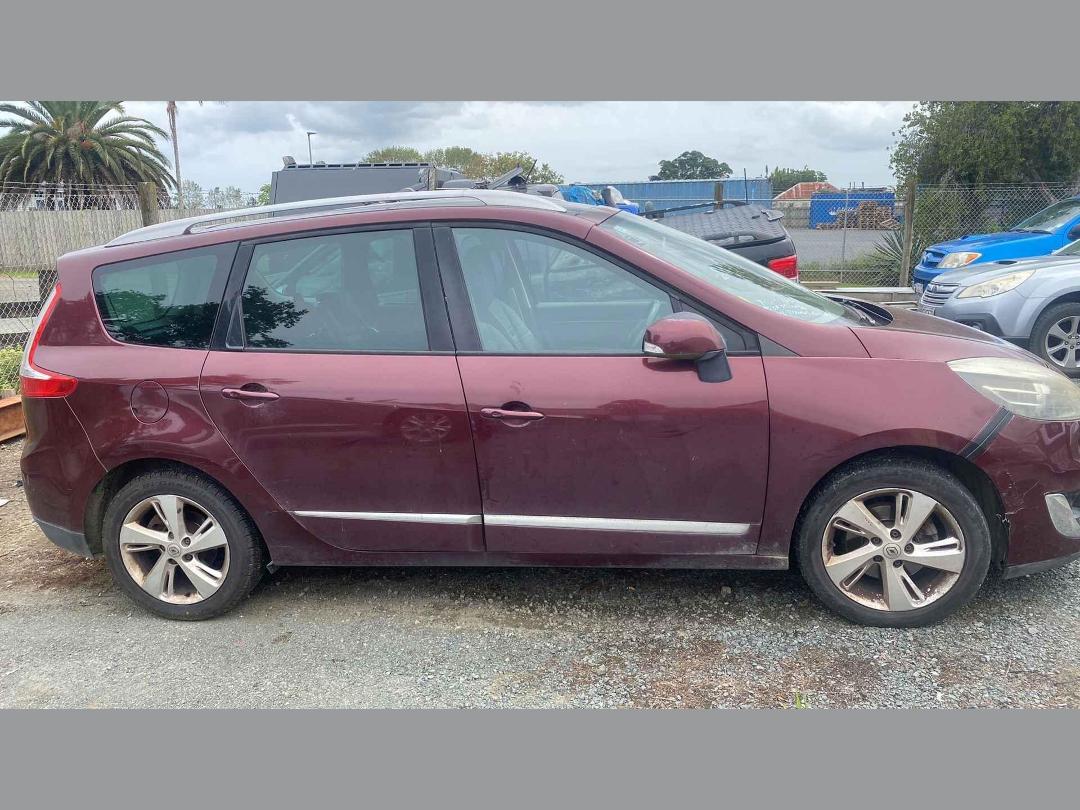 Photo '9' of Renault Scenic III 1.5 DCI Auto ABS