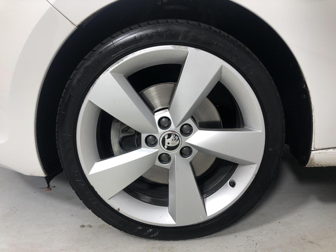 Photo '10' of Skoda Rapid