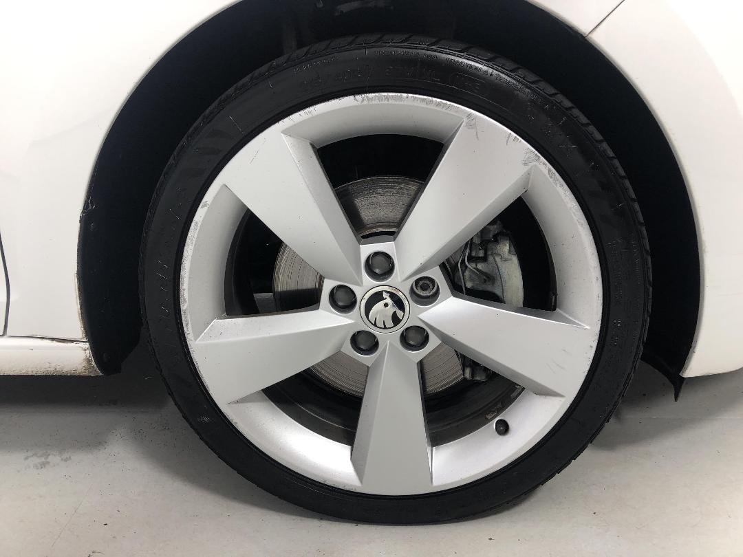 Photo '9' of Skoda Rapid