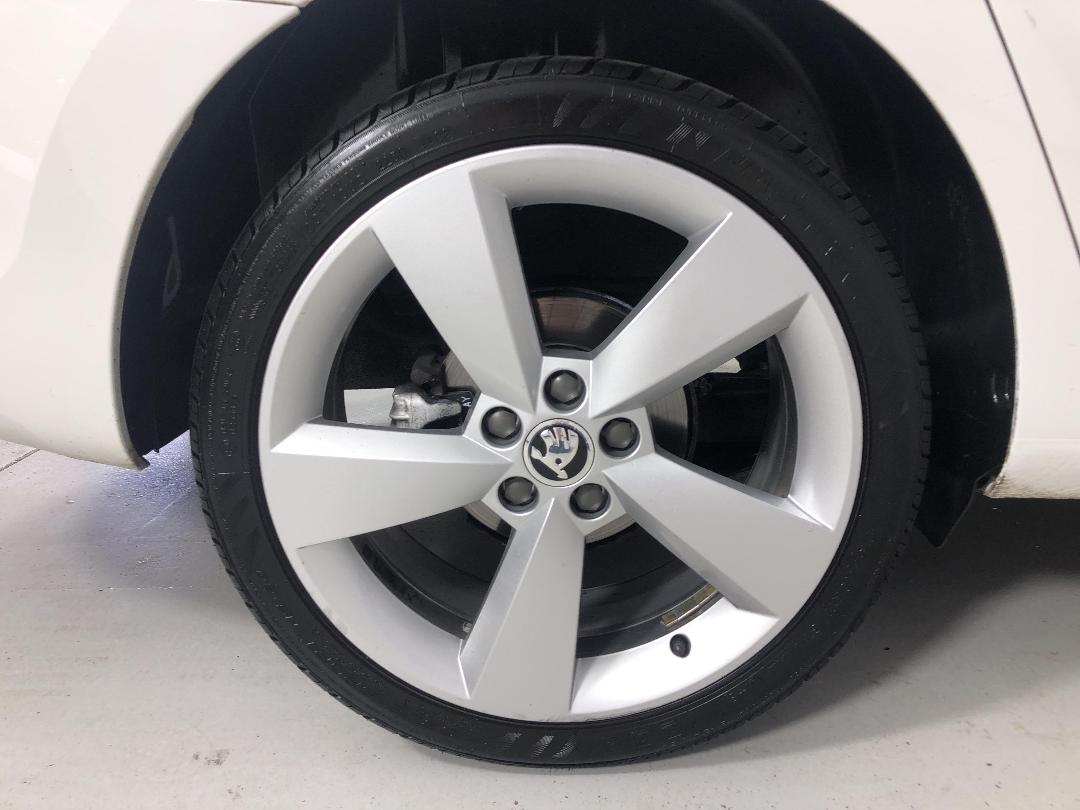 Photo '12' of Skoda Rapid